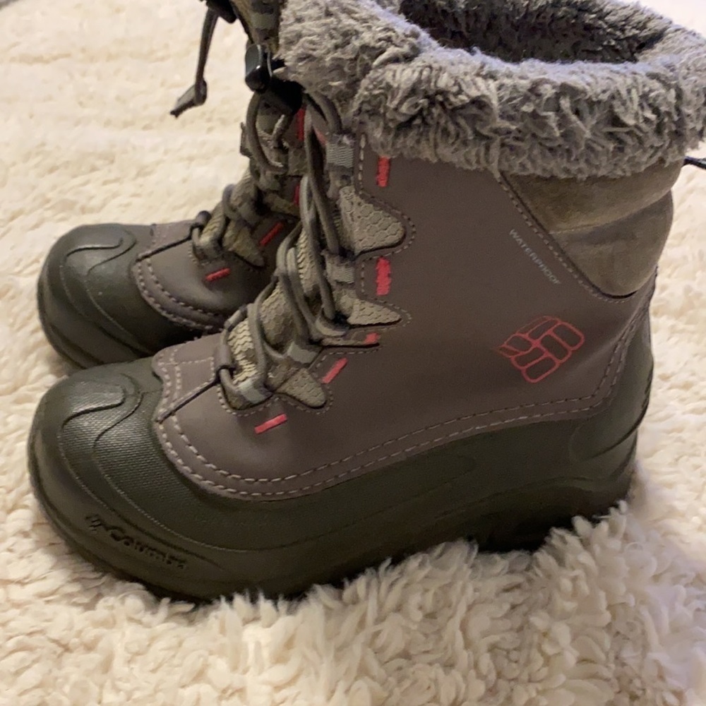 Columbia Youth Size 2 Winter Boots